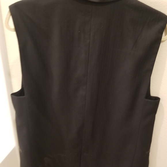 Vest - Picture 3 of 3